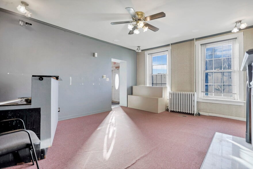 More Photos Of 3900 Noe Bixby Rd, Columbus Storefront Retail Residential For Sale