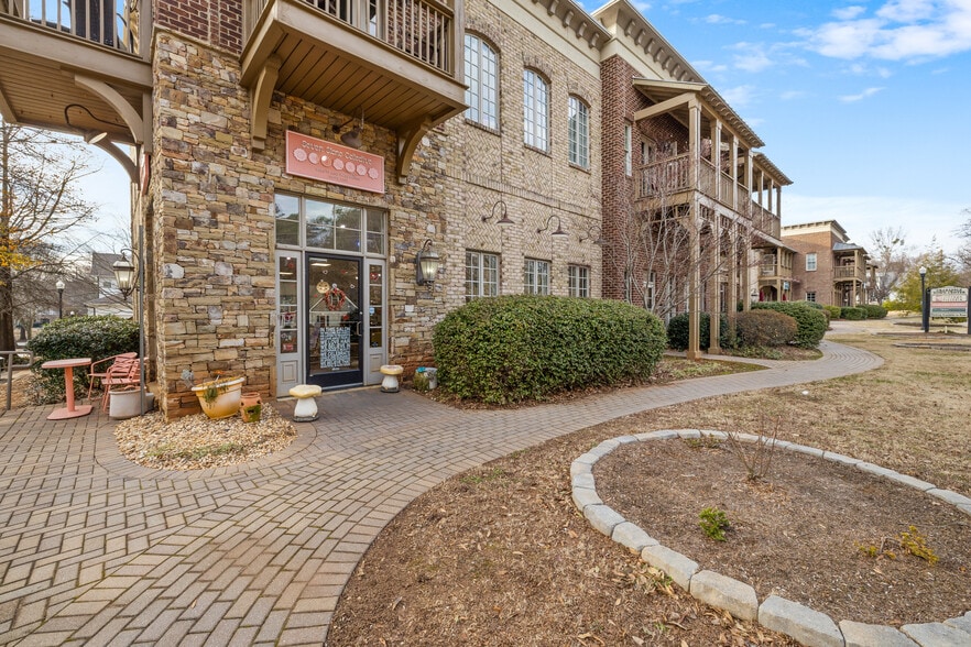 More Photos Of 12540 Broadwell Rd, Alpharetta Storefront Retail Office For Lease