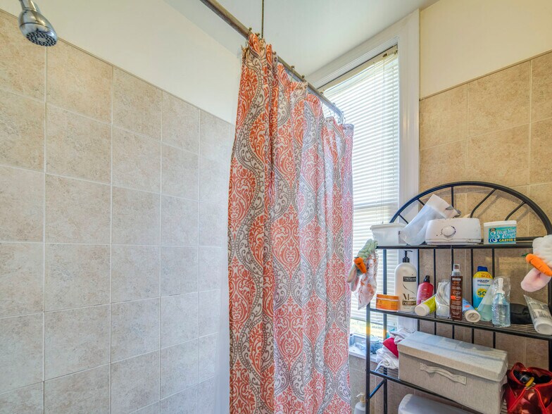 More Photos Of 9530 Avenue L, Brooklyn Storefront Retail Residential For Sale