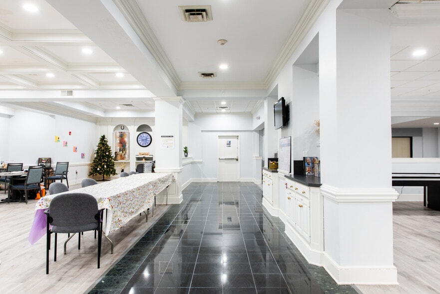 More Photos Of 1760 Plantside Dr, Louisville Assisted Living For Sale