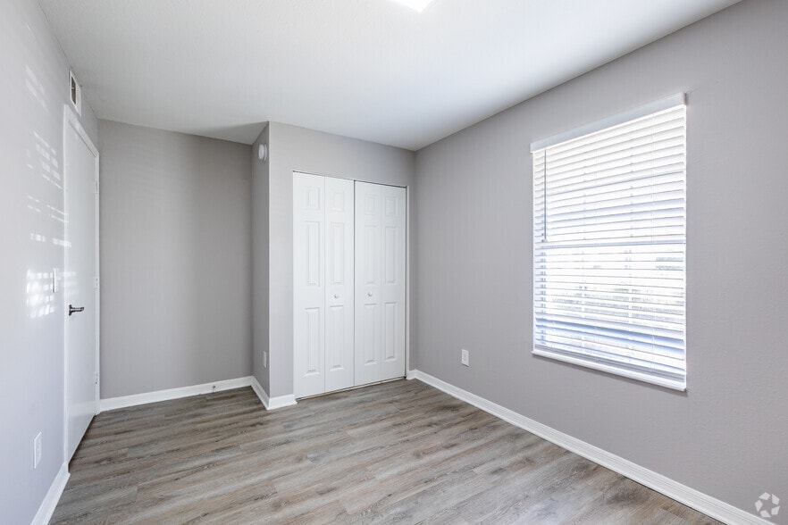 More Photos Of 1421 SW 27th Ave, Ocala Apartments For Sale