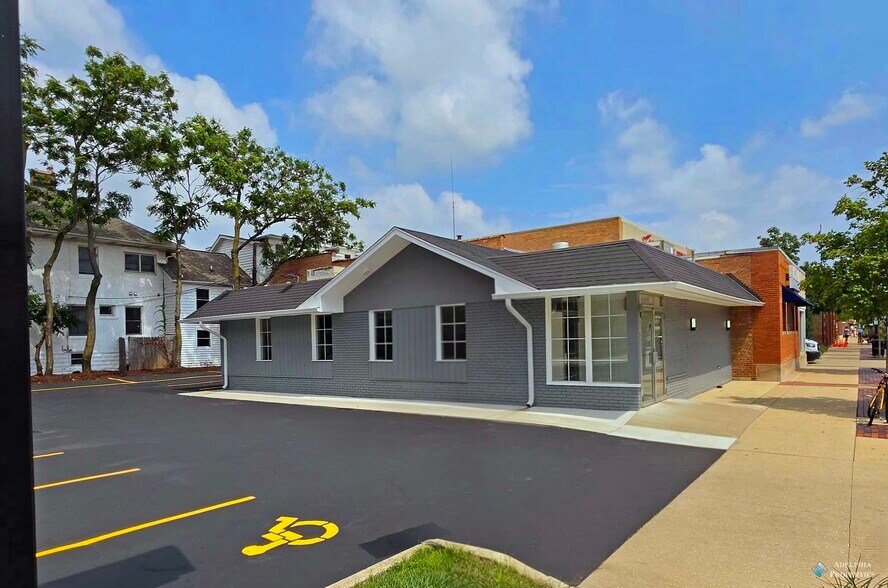 Primary Photo Of 325 W Front St, Wheaton Restaurant For Lease