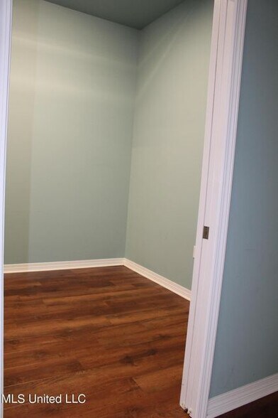 More Photos Of 4405 E Aloha Dr, Diamondhead Storefront Retail Office For Lease