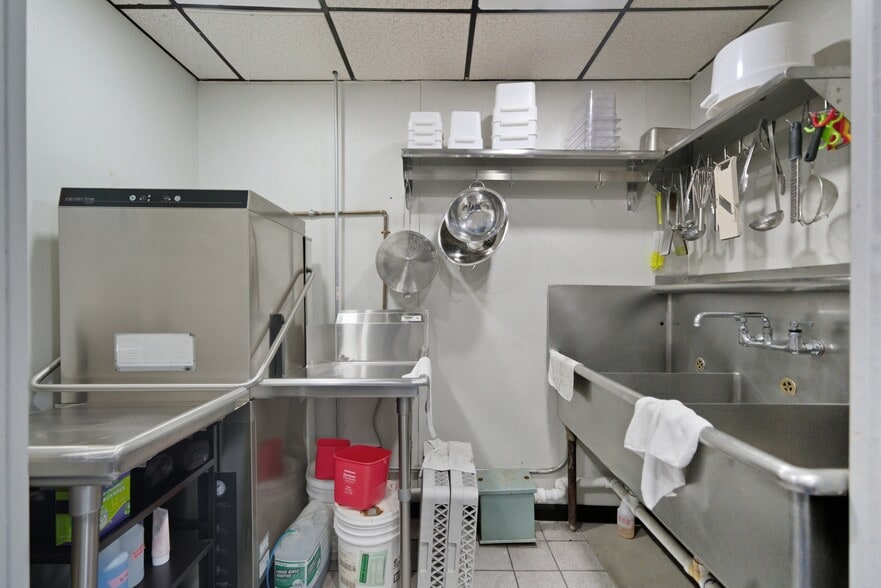 More Photos Of 7455 W Irving Park Rd, Chicago Freestanding For Sale