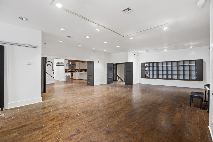 More Photos Of 122 E Randolph Ave, Enid Storefront Retail Residential For Sale