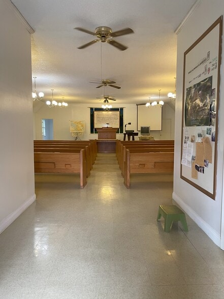 More Photos Of 203 Henderson St, Richlands Flex For Sale