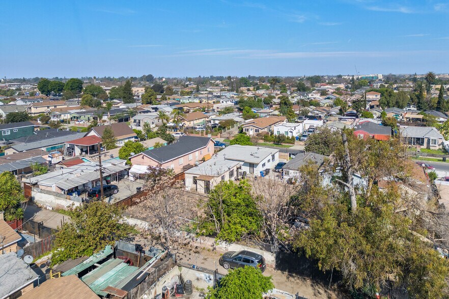 More Photos Of 2104 E 113th St, Los Angeles Multifamily For Sale