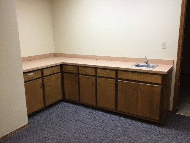 More Photos Of 1102 S Mena St, Mena Medical For Lease