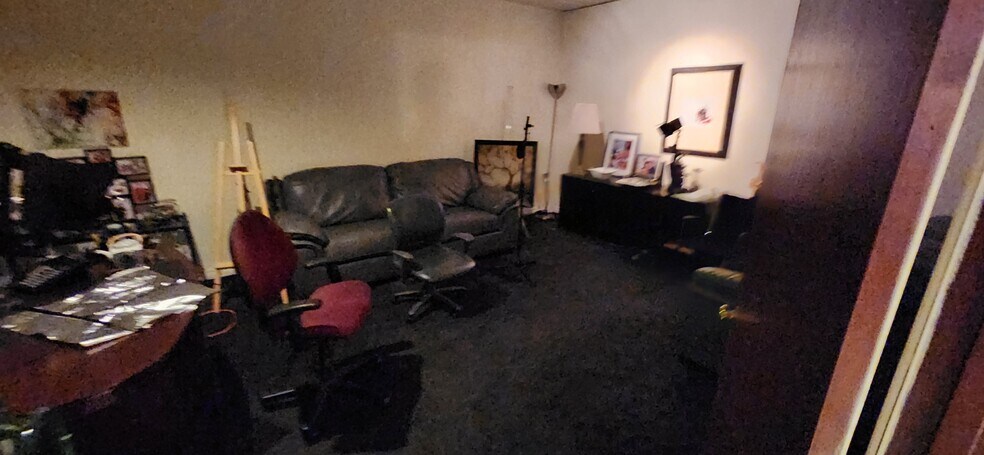 More Photos Of 120 S Victory Blvd, Burbank Loft Creative Space For Lease