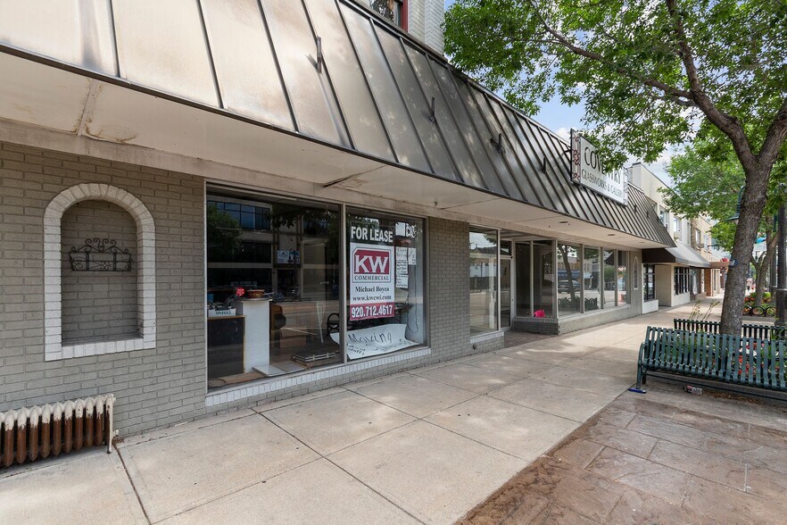 More Photos Of 516 W College Ave, Appleton Storefront Retail Office For Lease