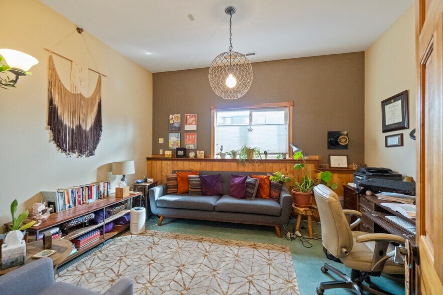 More Photos Of 338 NW 85th St, Seattle Office For Lease