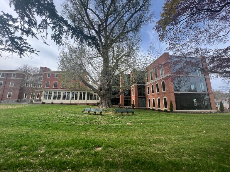 More Photos Of 535 N Church St, West Chester Office For Lease