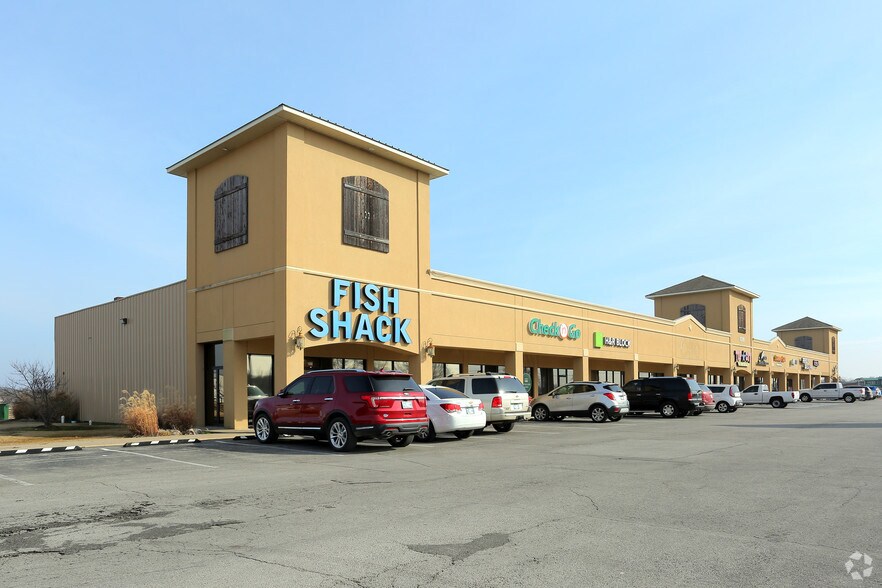 More Photos Of 11319 S Hwy 51, Coweta Storefront For Lease