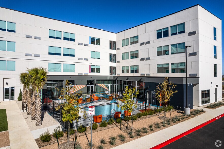 More Photos Of 5630 Utsa Blvd, San Antonio Hotel For Sale