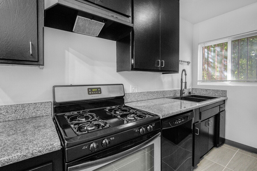 More Photos Of 12256 Riverside Dr, Valley Village Apartments For Sale