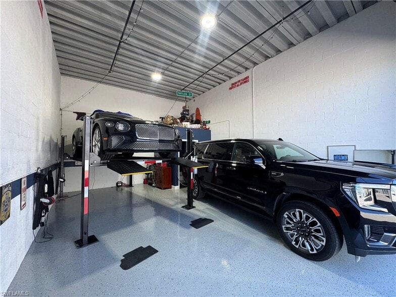 More Photos Of 17860 Toy Vault ln, Fort Myers Self Storage For Sale
