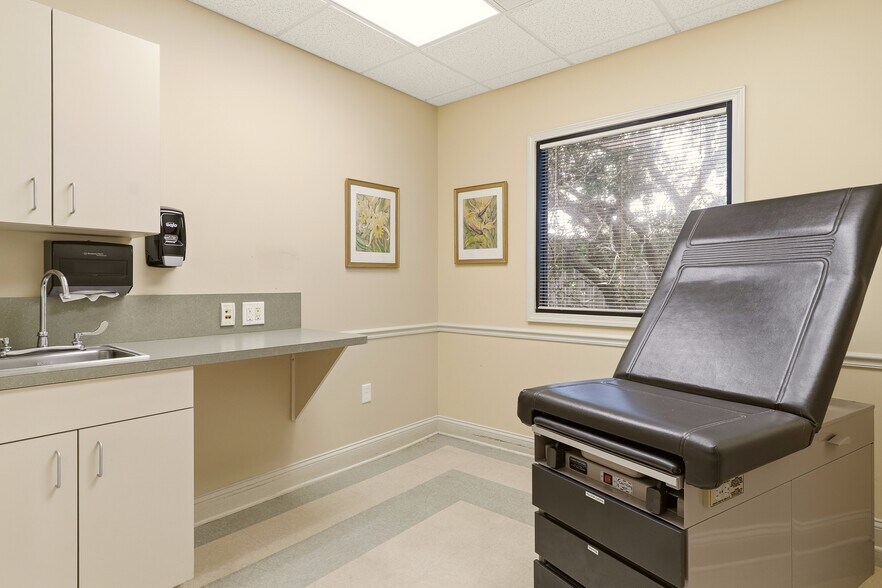 More Photos Of 9 San Bartola Dr, Saint Augustine Medical For Sale