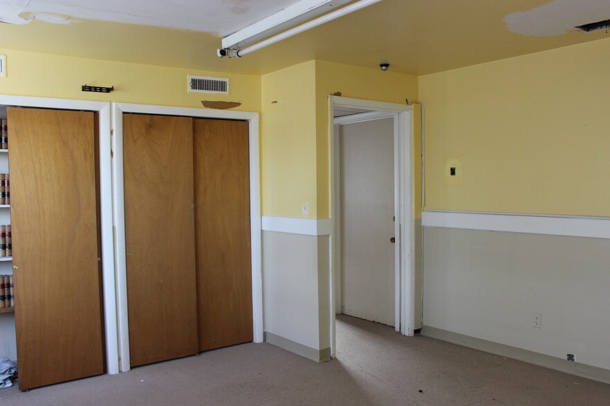 More Photos Of 1384-1388 Dixwell Ave, Hamden Office For Lease