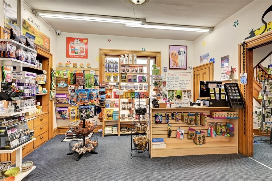 More Photos Of 913 Corona St, Denver Storefront For Sale