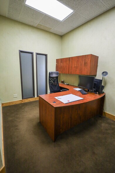 More Photos Of 2525 Nevada Ave N, Golden Valley Light Distribution For Sale