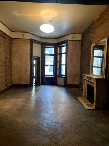 More Photos Of 113 E 39th St, New York Apartments For Sale