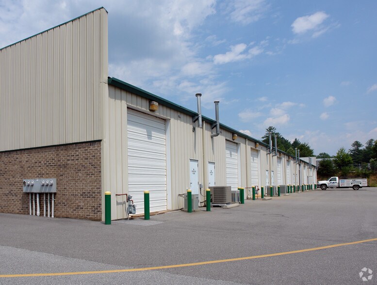 More Photos Of 1-18 Business Park Cir, Arden Light Distribution For Lease