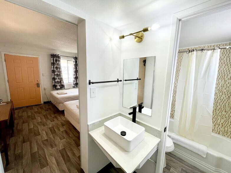 More Photos Of 22430 W Old Highway 66, Seligman Hospitality For Sale