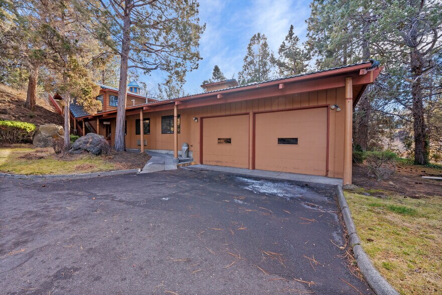 More Photos Of 3105 NE O. B. Riley Rd, Bend Hotel For Sale