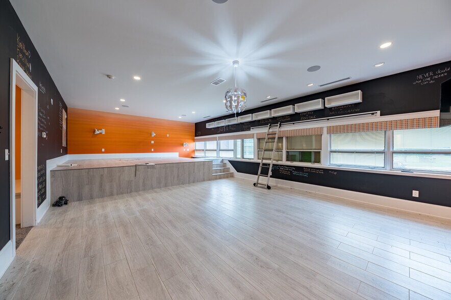 More Photos Of 145 School Rd, Mount Morris Office For Sale