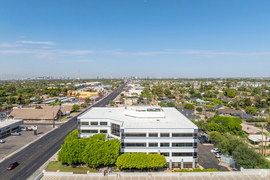 More Photos Of 4222 E Thomas Rd, Phoenix Medical For Lease