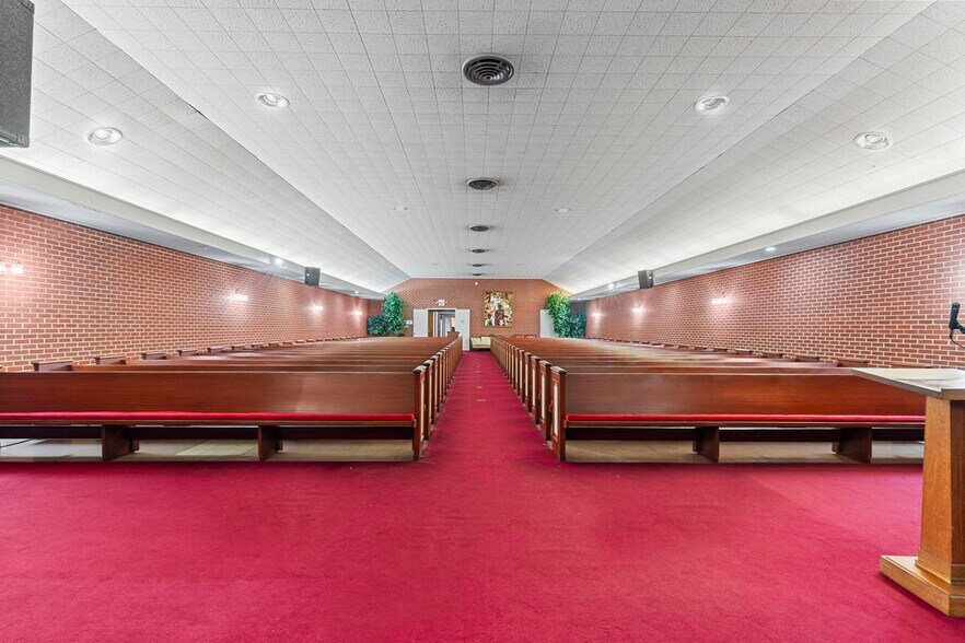 More Photos Of 403 W Sterling St, Baytown Specialty For Sale