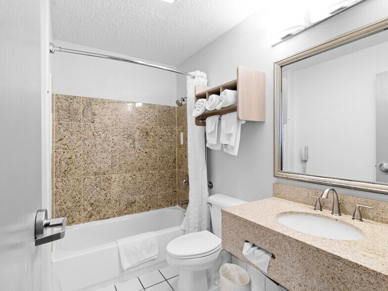 More Photos Of 15150 Brighton Rd, Brighton Hotel For Sale