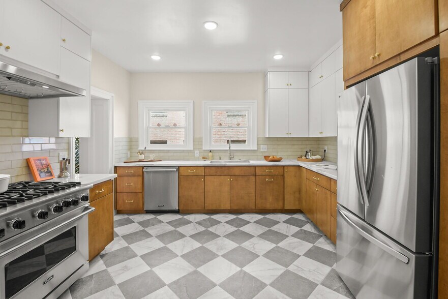 More Photos Of 320 S Kingsley Dr, Los Angeles Apartments For Sale