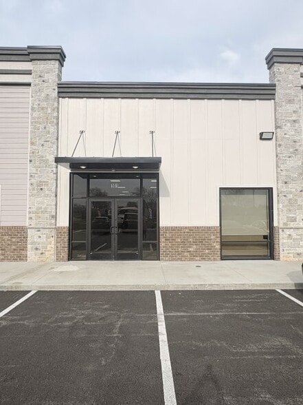More Photos Of 110 Orange Ct, Bowling Green Flex For Lease