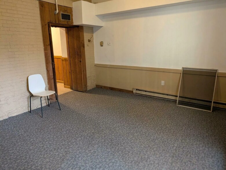 More Photos Of 142 Washington Ave, Albany Storefront Retail Residential For Lease