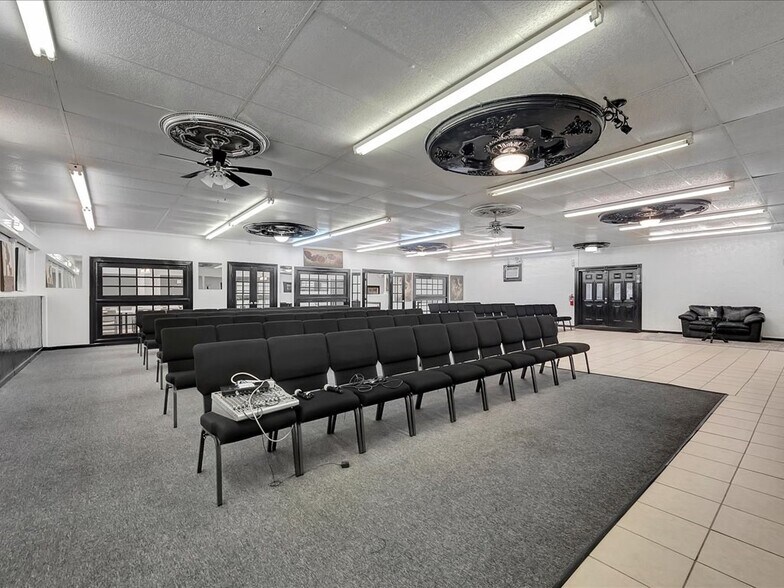 More Photos Of 1221 Abney Ave, Lufkin Office For Sale