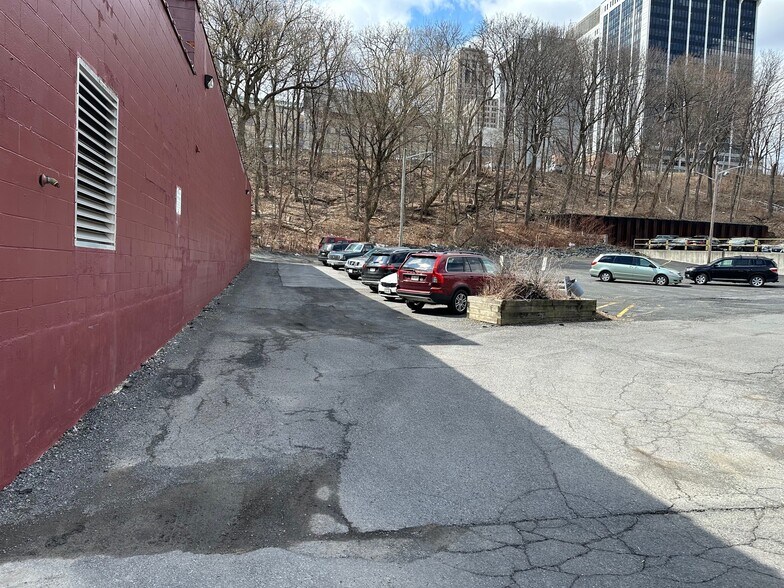 More Photos Of 124 Sheridan Ave, Albany Manufacturing For Sale