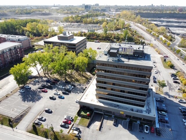 More Photos Of 1600A Boul Saint-Martin E, Laval Office Residential For Lease