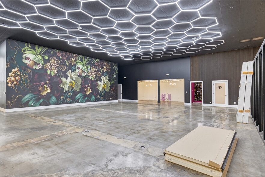 More Photos Of 1895 E Main St, Ventura General Retail For Sale