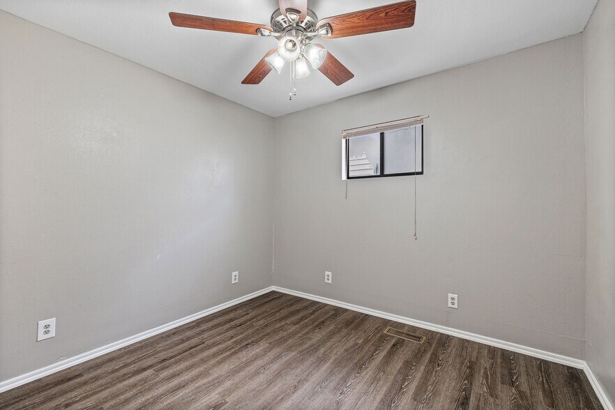 More Photos Of 1600 S Choctaw Ave, El Reno Office For Sale