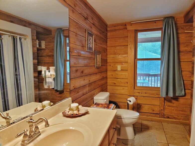 More Photos Of 9545 178th St, Mc Alpin Specialty For Sale