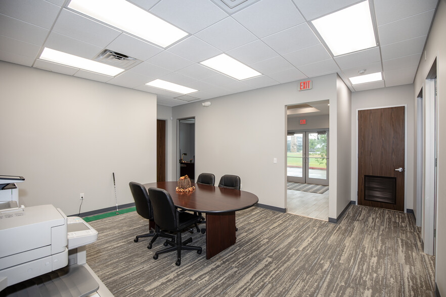 More Photos Of 2605 Columbia Memorial Pky, Kemah Office For Lease