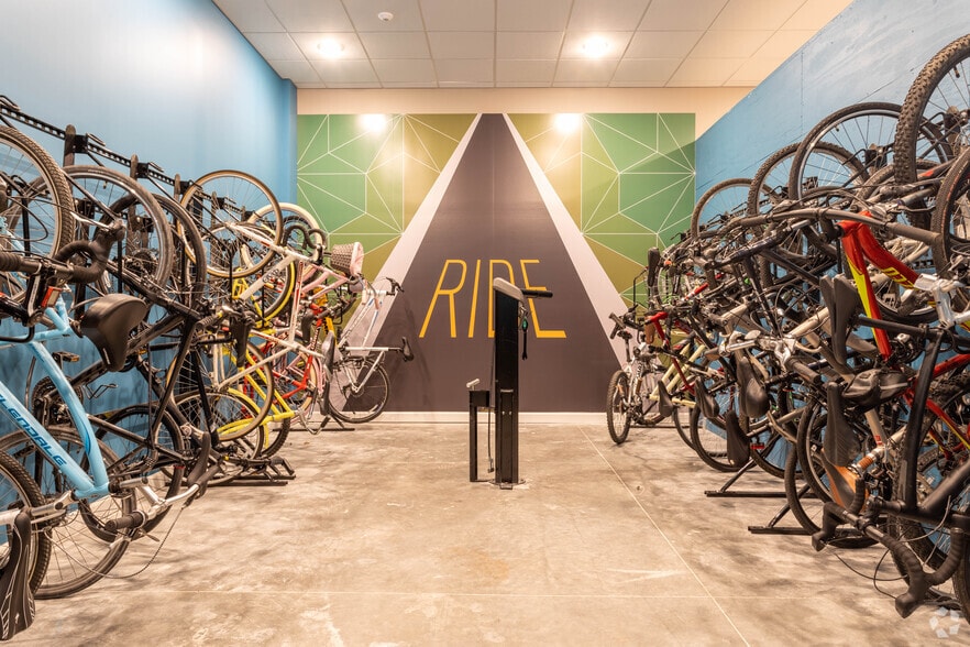 More Photos Of 2401 48th St, Lincoln Unknown For Lease