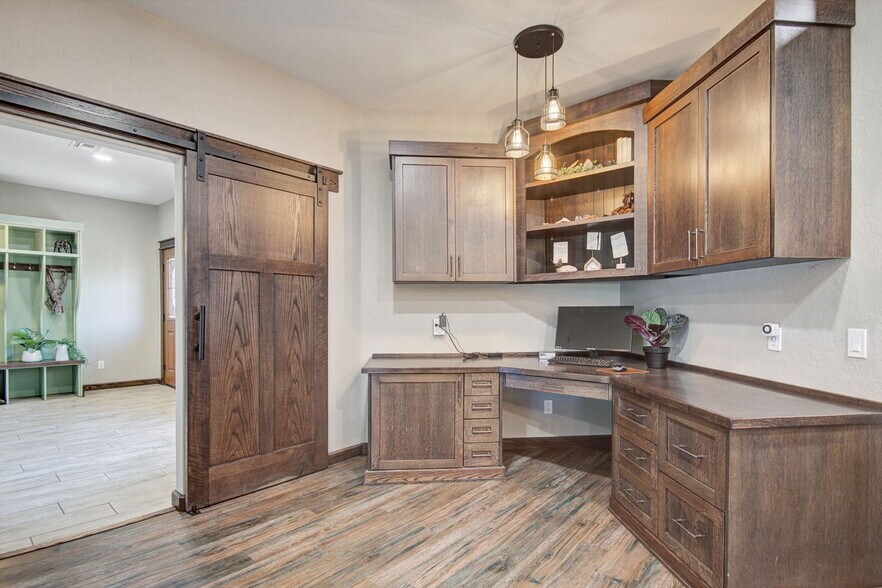 More Photos Of 4748 N 4318, Pryor Flex For Sale