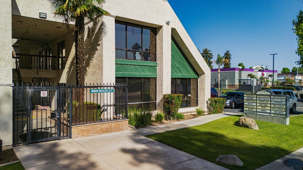 More Photos Of 4949 Buckley Way, Bakersfield Office For Sale