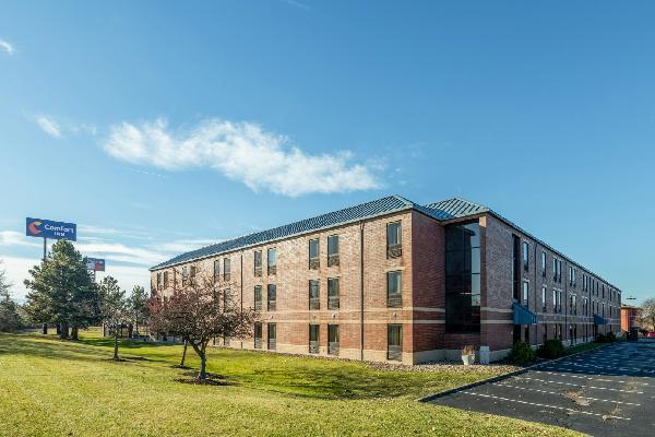 More Photos Of 17550 Rosbough Blvd, Middleburg Heights Hotel For Sale