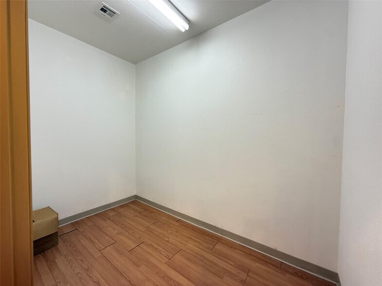 More Photos Of 5208 Village Creek Dr, Plano Office For Sale