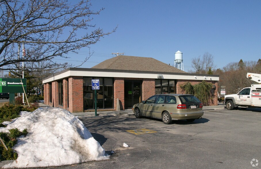 Primary Photo Of 1708 Falmouth Rd, Centerville Bank For Lease