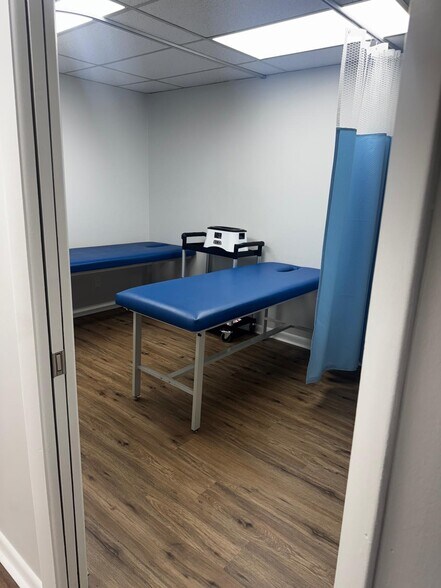 More Photos Of 9690 W Sample Rd, Coral Springs Medical For Lease