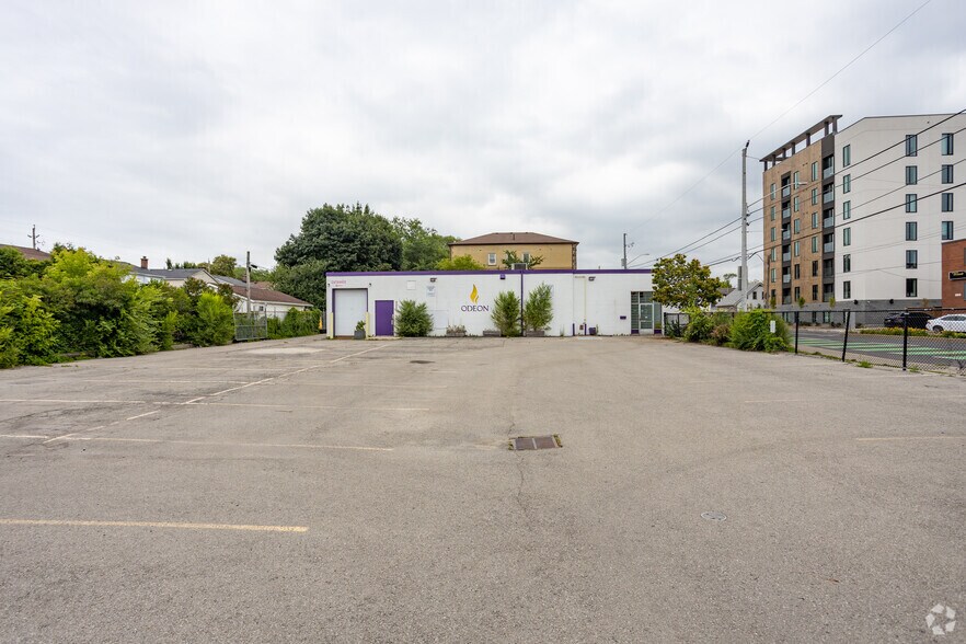 Primary Photo Of 810 King St W, Hamilton Apartments For Lease